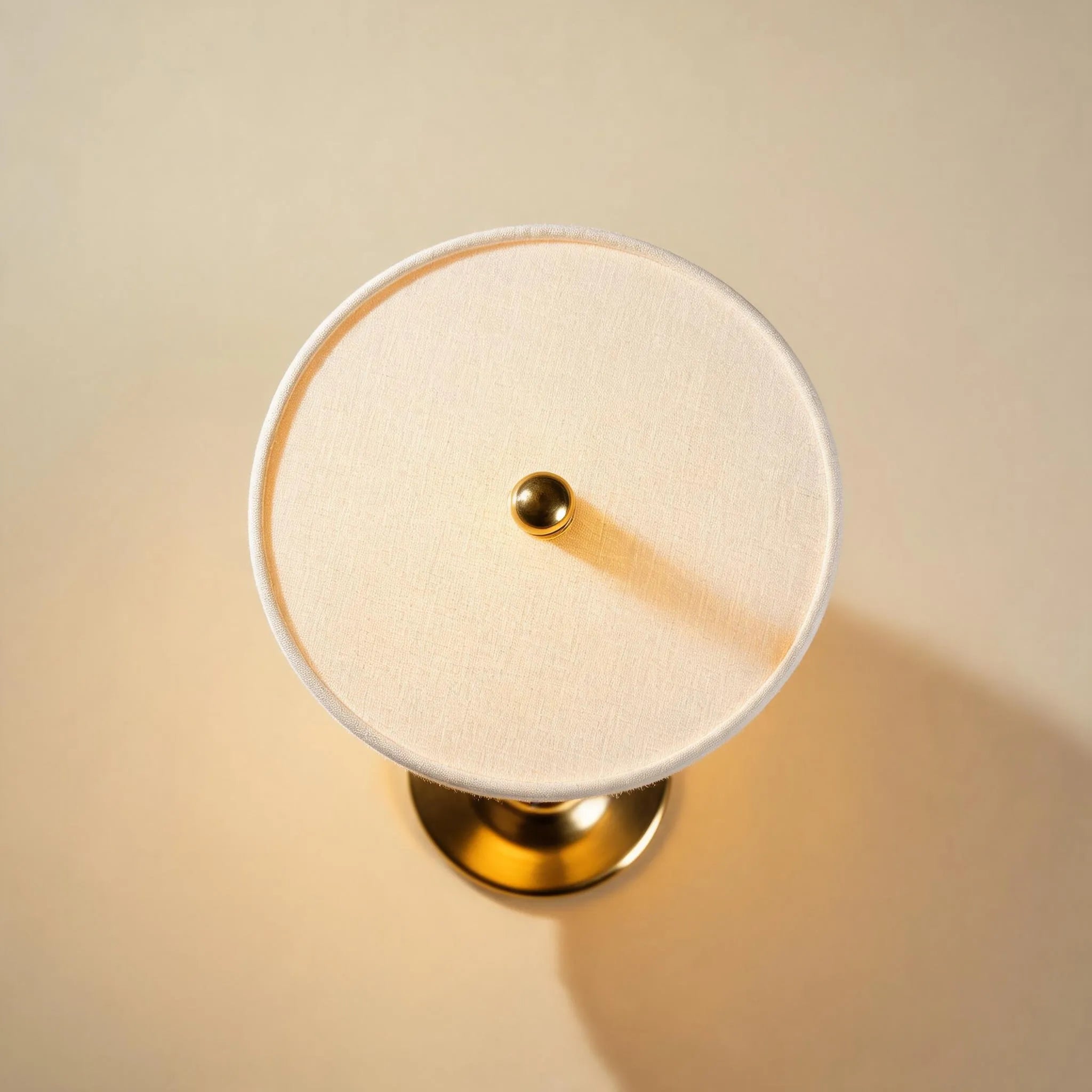 ImperiumLux | Lampe de Table Dorée — vue de dessus