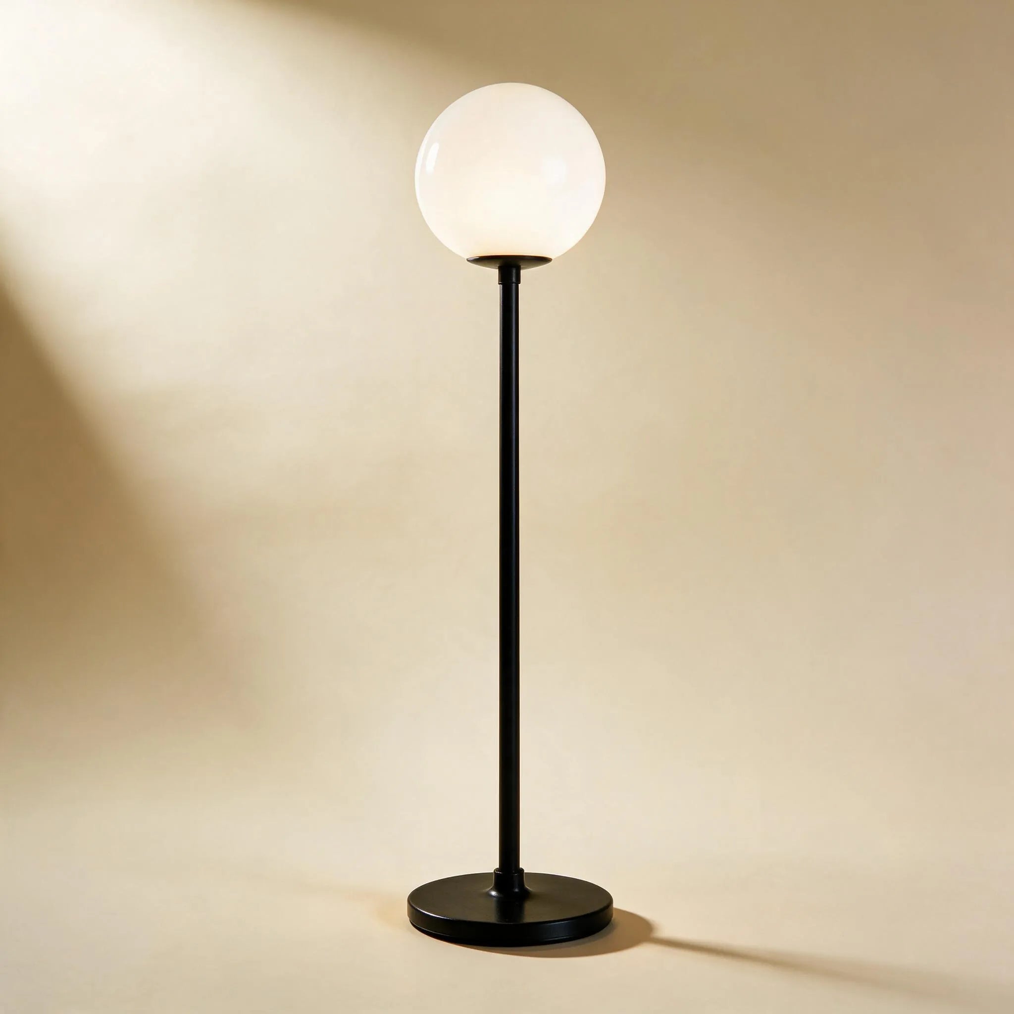 BauhausBuda | Lampadaire et Lampe de Bureau Rétro