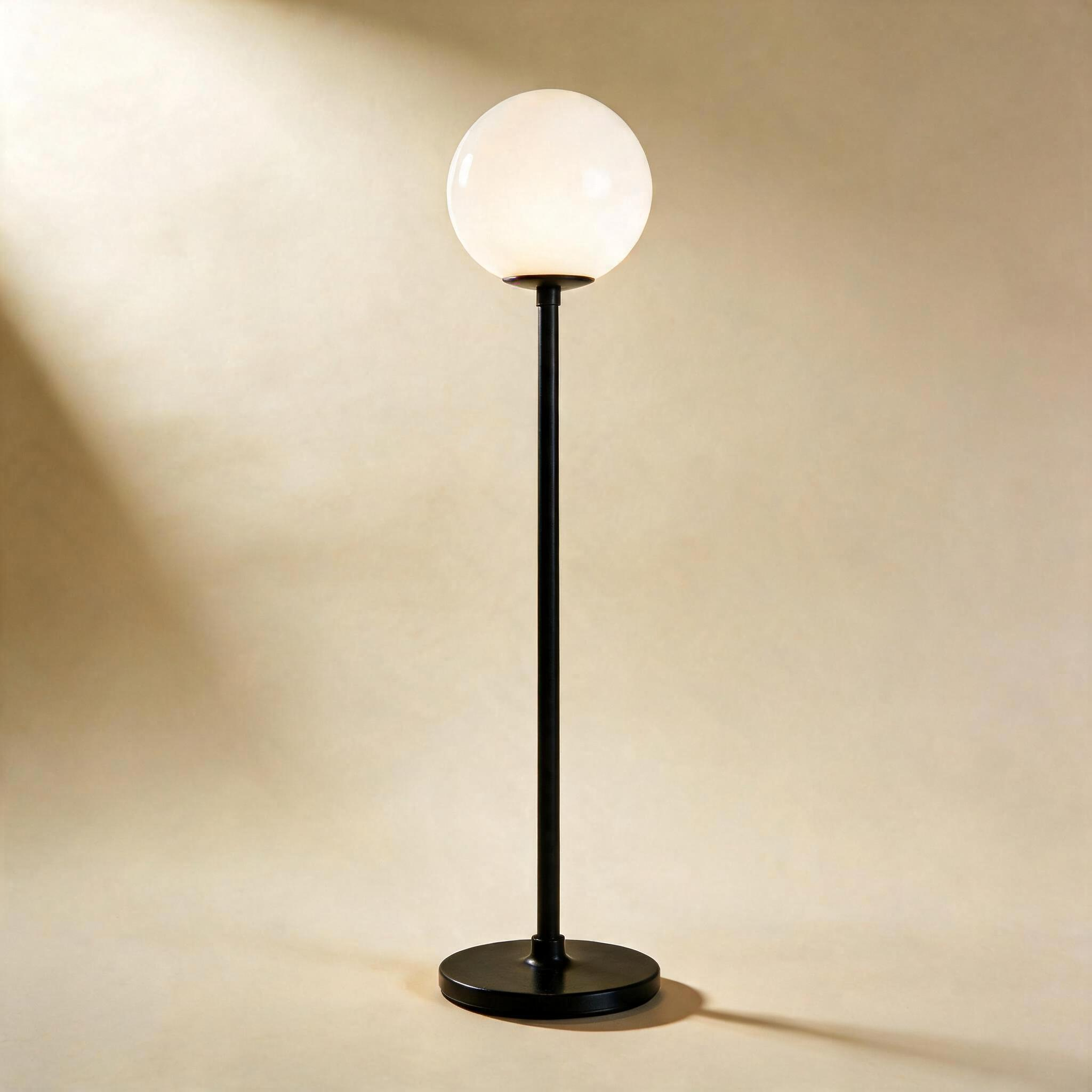 BauhausBuda | Lampadaire et Lampe de Bureau Rétro — vue de dos